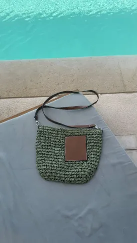 cross body straw bag in green- OUTLET