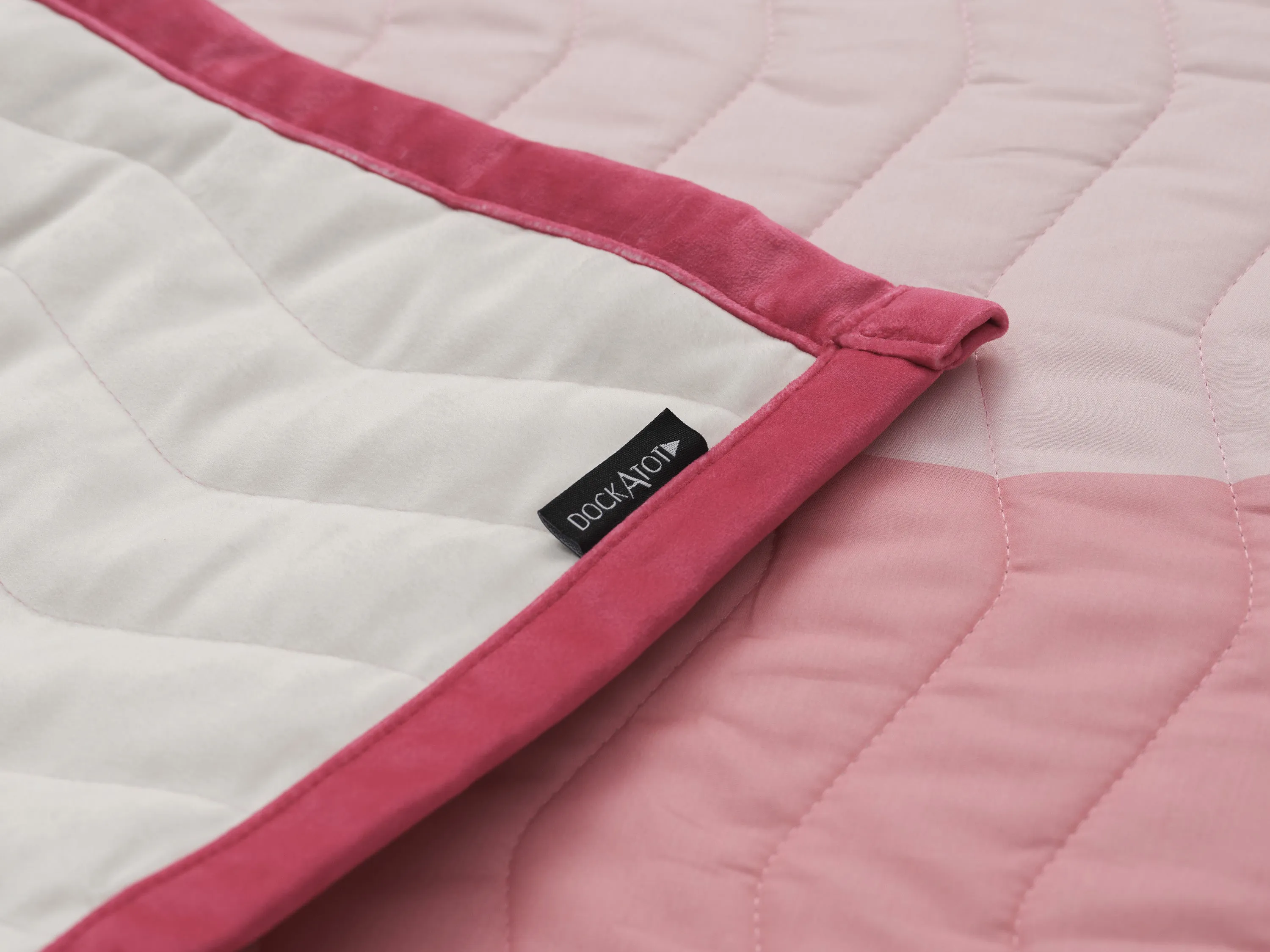 THE OUTLET: Quilt – Blush Sunset